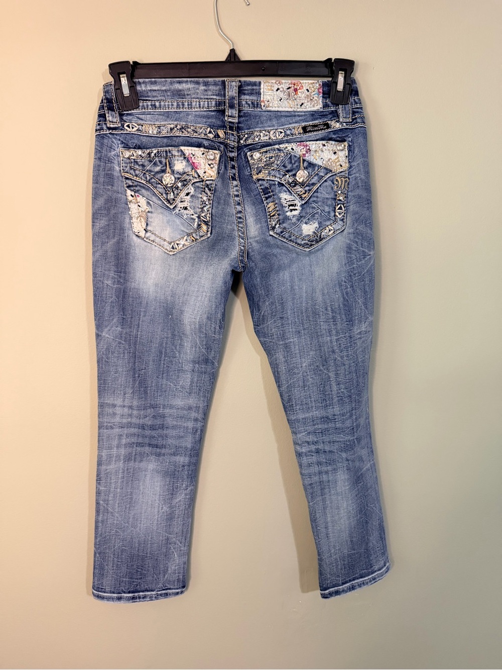Gorgeous Vintage Miss Me Standard Easy Crop Jeans Embellish Pkts 24-1/2”Inseam
